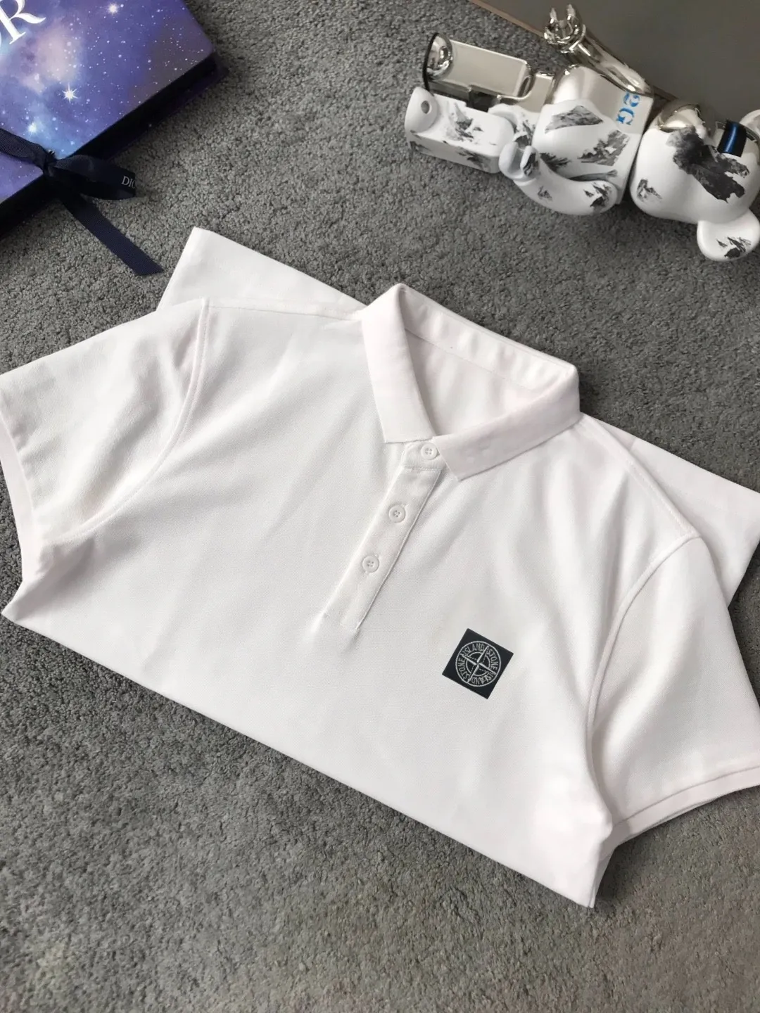 P180 Stone Island】Official website summer men's short-sleeved lapel polo shirt, high-end T-shirt, official website synchronization, custom imported mercerized pearl cotton fabric, comfortable to wear, silky and breathable, super heavy duty, chest logo pattern design, versatile business casual style, allowing you to perfectly combine fashion, leisure and business! A must-have item for trendy men with a handsome upper body Size: M-3XL